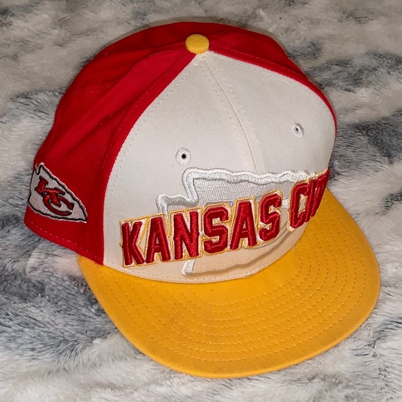 Kansas City Chiefs 🏈 SnapBack - Picture 2 of 3